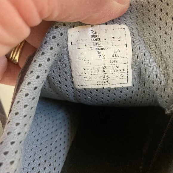 Merrell Trail glove 4 preowned with distressing & tearing on top toe area Sz 9.5 - Picture 8 of 15